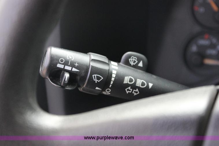 image for item J2316 2007 Chevrolet Express 3500 van