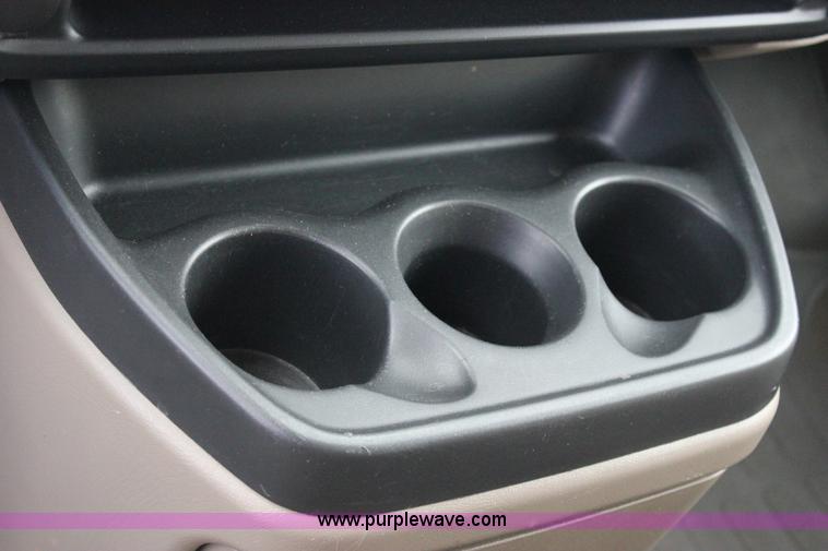 image for item J2316 2007 Chevrolet Express 3500 van