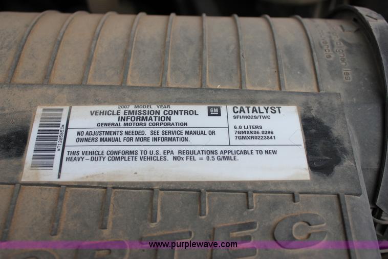 image for item J2316 2007 Chevrolet Express 3500 van