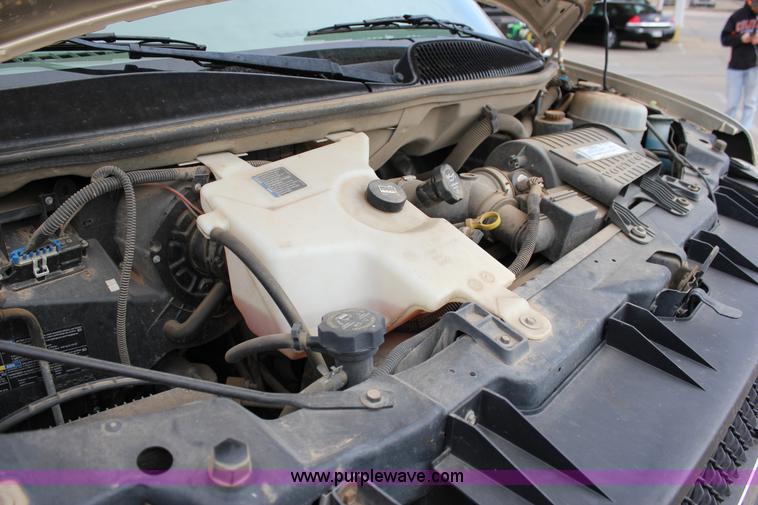 image for item J2316 2007 Chevrolet Express 3500 van