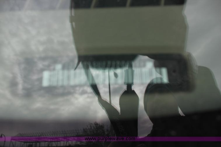 image for item J2317 2007 Chevrolet Express 3500 van