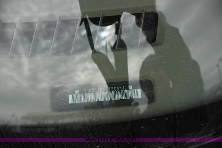 image for item J2317 2007 Chevrolet Express 3500 van