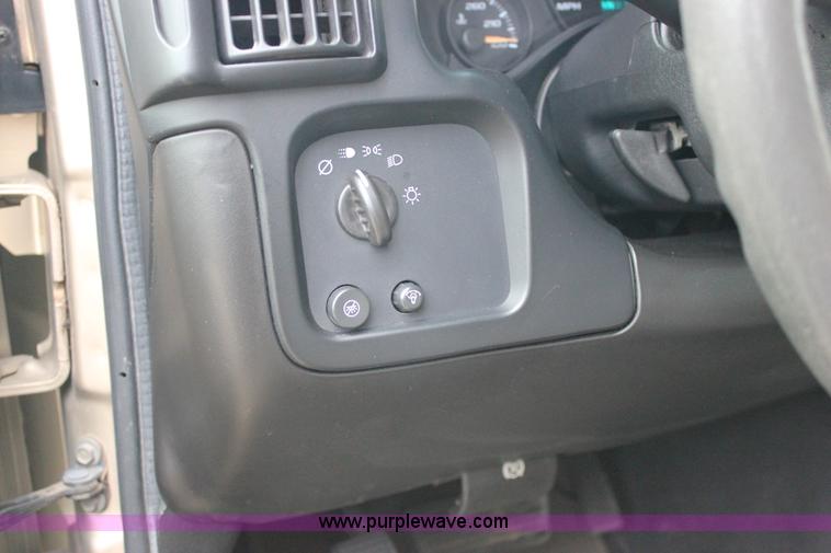 image for item J2317 2007 Chevrolet Express 3500 van