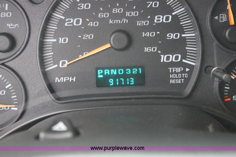 image for item J2317 2007 Chevrolet Express 3500 van