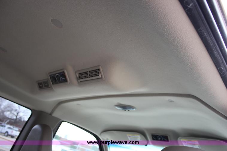 image for item J2317 2007 Chevrolet Express 3500 van