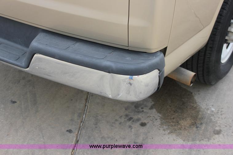 image for item J2317 2007 Chevrolet Express 3500 van