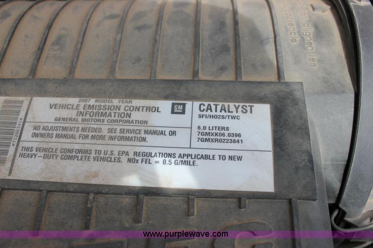 image for item J2317 2007 Chevrolet Express 3500 van