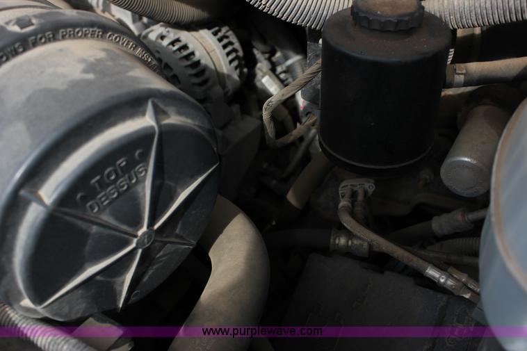 image for item J2317 2007 Chevrolet Express 3500 van