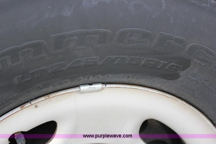 image for item J2317 2007 Chevrolet Express 3500 van