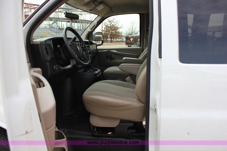 image for item J2318 2010 Chevrolet Express 3500 Extended van