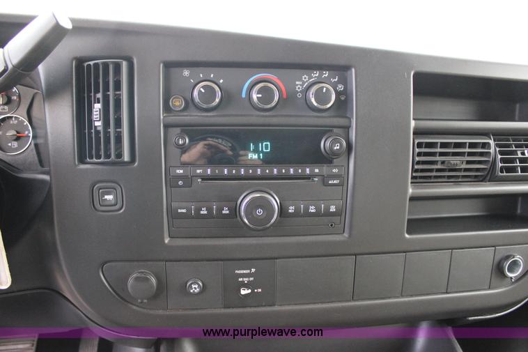 image for item J2318 2010 Chevrolet Express 3500 Extended van