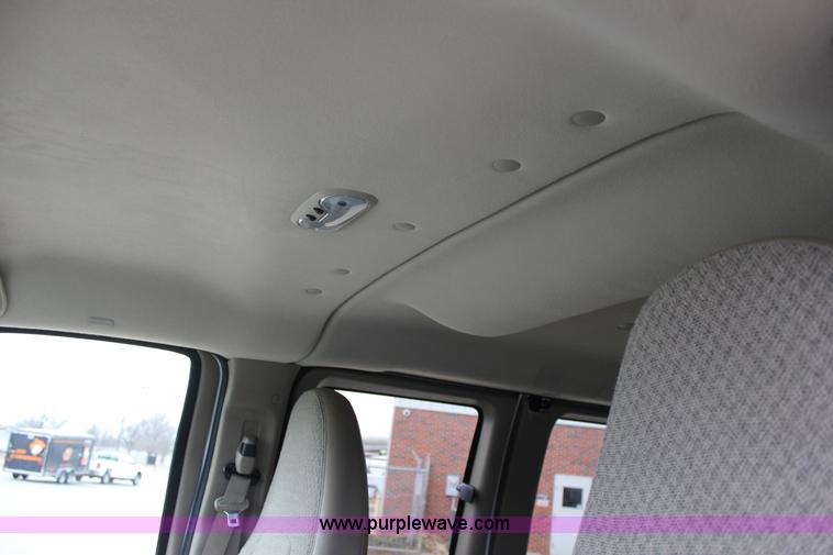 image for item J2318 2010 Chevrolet Express 3500 Extended van