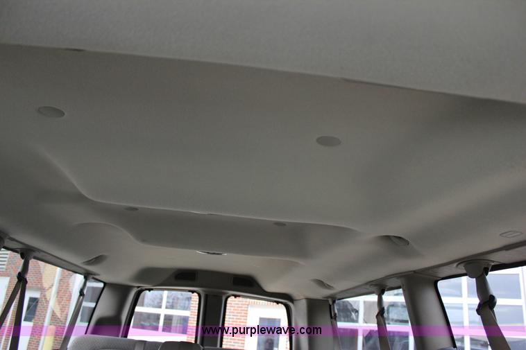 image for item J2318 2010 Chevrolet Express 3500 Extended van