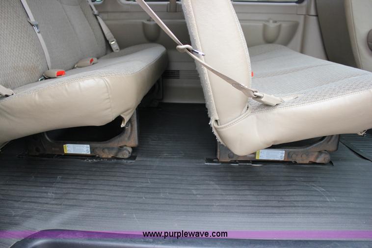 image for item J2318 2010 Chevrolet Express 3500 Extended van