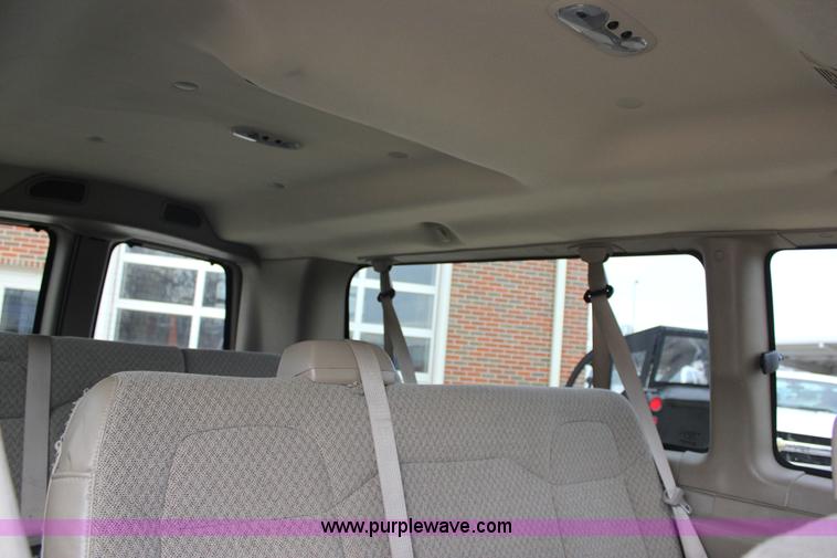 image for item J2318 2010 Chevrolet Express 3500 Extended van