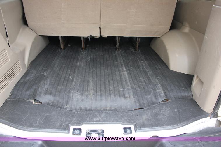 image for item J2318 2010 Chevrolet Express 3500 Extended van