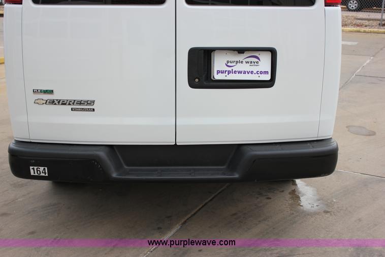 image for item J2318 2010 Chevrolet Express 3500 Extended van