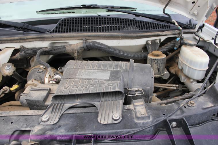image for item J2318 2010 Chevrolet Express 3500 Extended van
