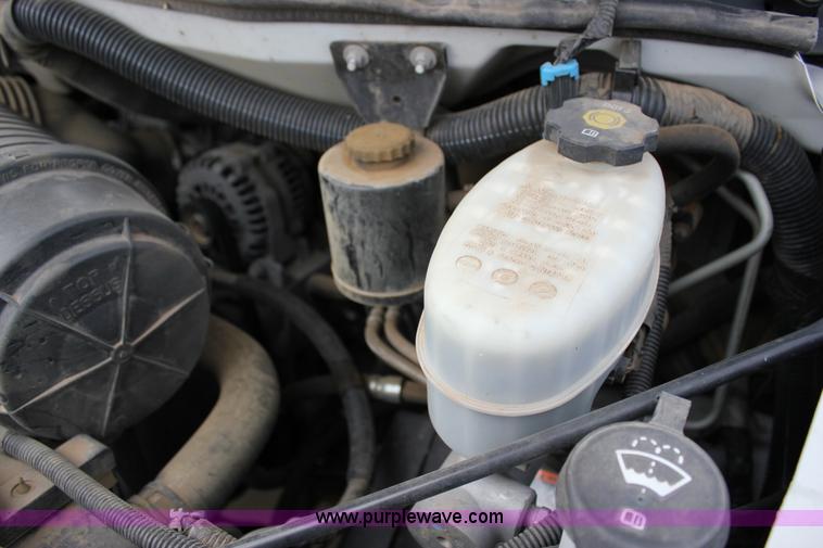 image for item J2318 2010 Chevrolet Express 3500 Extended van