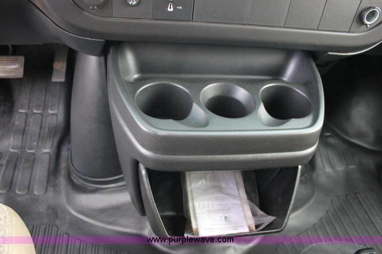 image for item J2319 2010 Chevrolet Express 3500 Extended van