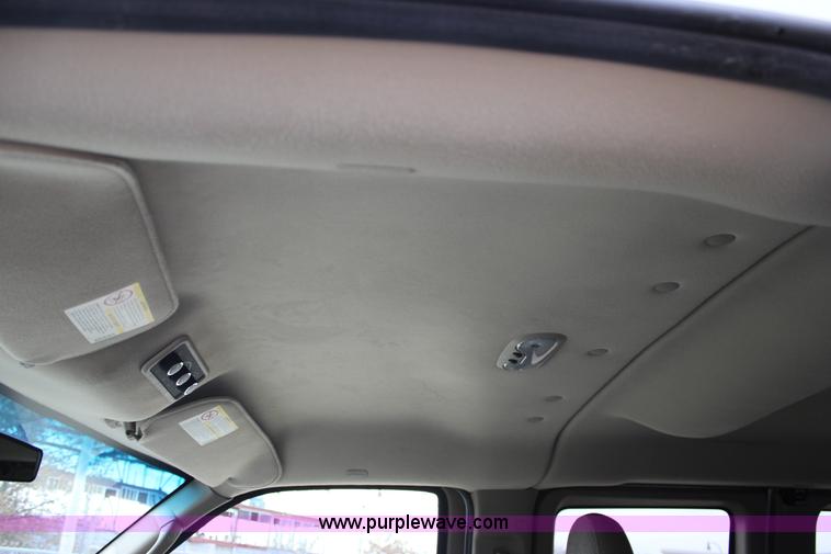 image for item J2319 2010 Chevrolet Express 3500 Extended van