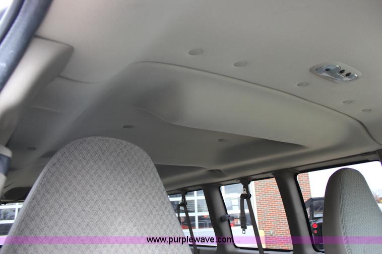 image for item J2319 2010 Chevrolet Express 3500 Extended van