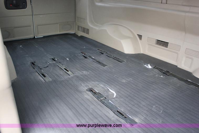 image for item J2319 2010 Chevrolet Express 3500 Extended van