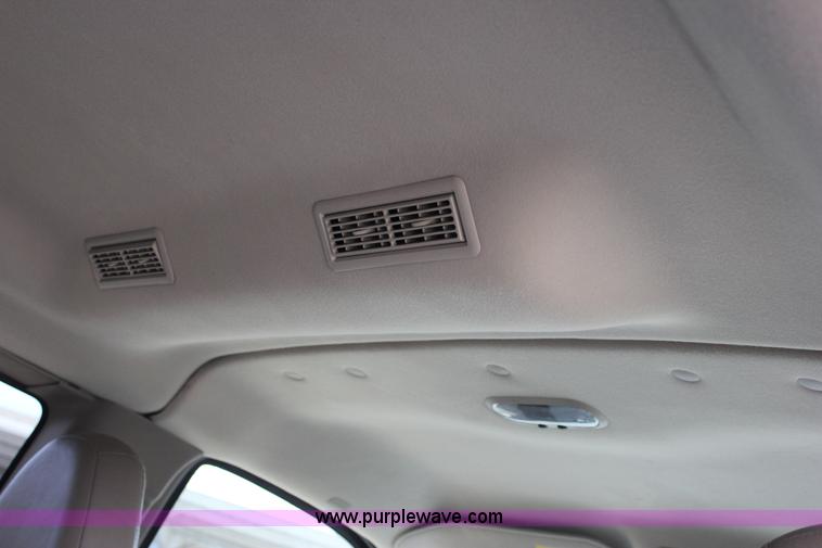 image for item J2319 2010 Chevrolet Express 3500 Extended van