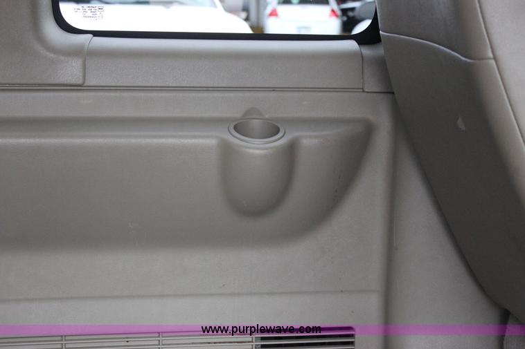 image for item J2319 2010 Chevrolet Express 3500 Extended van