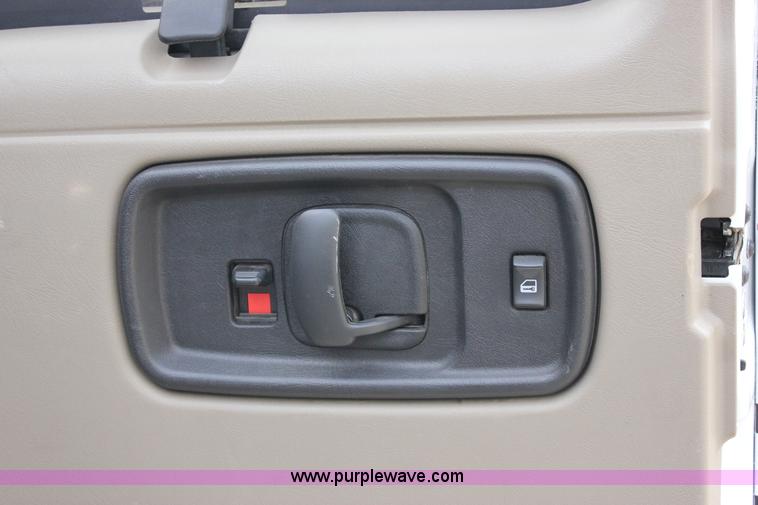 image for item J2319 2010 Chevrolet Express 3500 Extended van