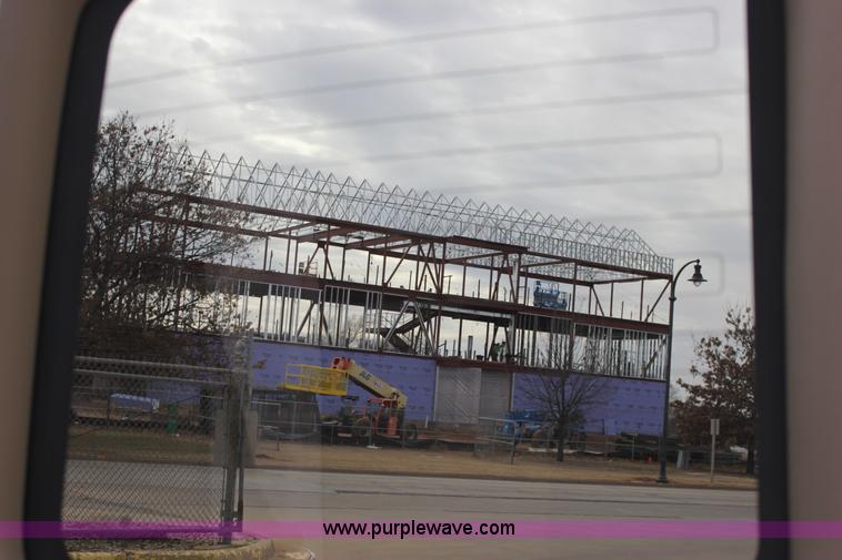 image for item J2319 2010 Chevrolet Express 3500 Extended van