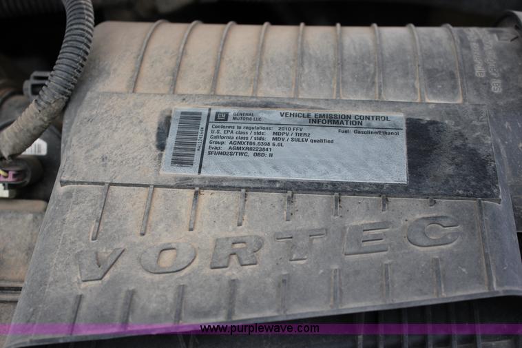 image for item J2319 2010 Chevrolet Express 3500 Extended van