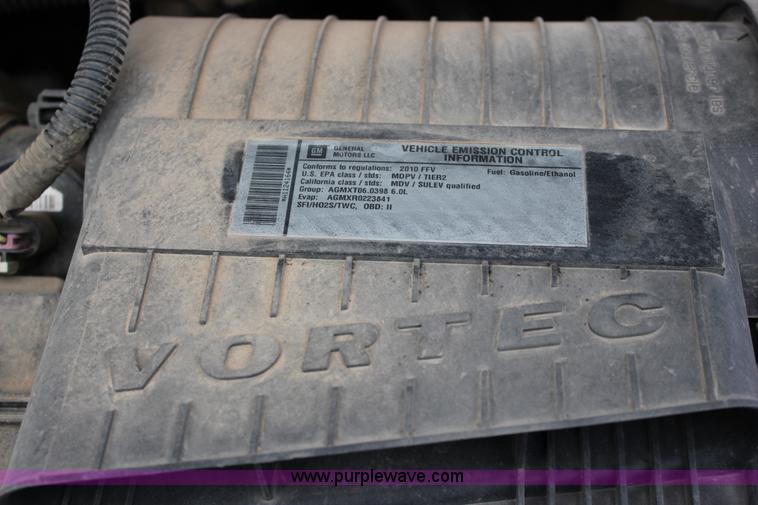 image for item J2319 2010 Chevrolet Express 3500 Extended van