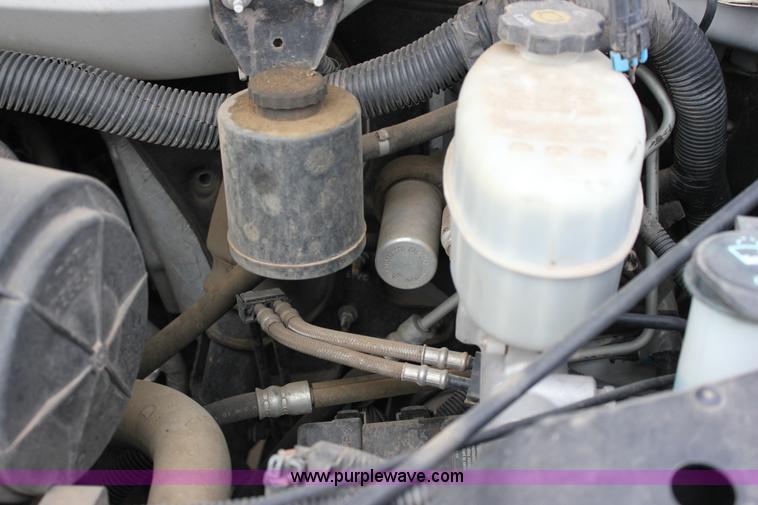 image for item J2319 2010 Chevrolet Express 3500 Extended van