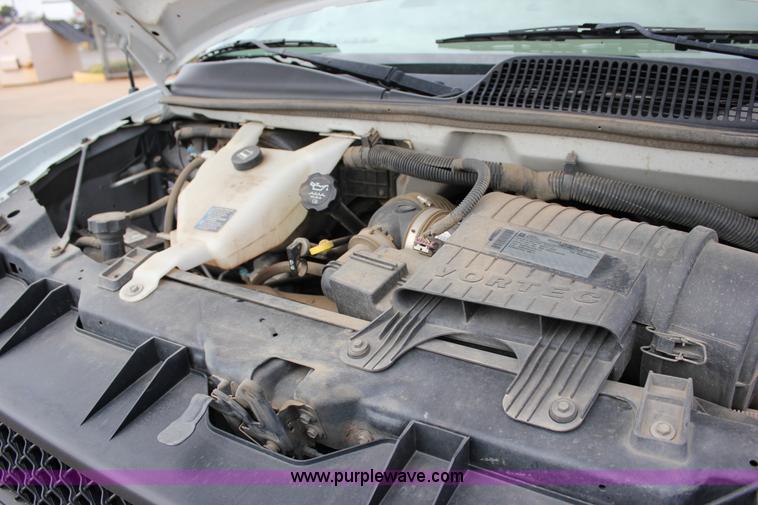 image for item J2319 2010 Chevrolet Express 3500 Extended van