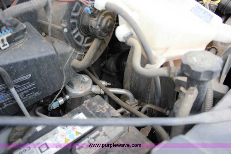 image for item J2319 2010 Chevrolet Express 3500 Extended van