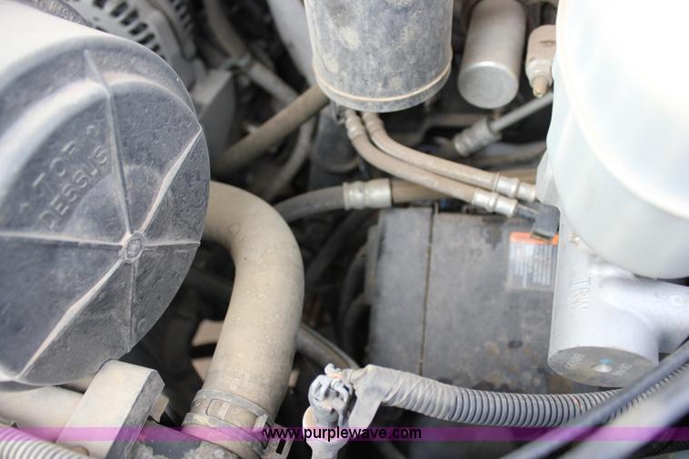 image for item J2319 2010 Chevrolet Express 3500 Extended van