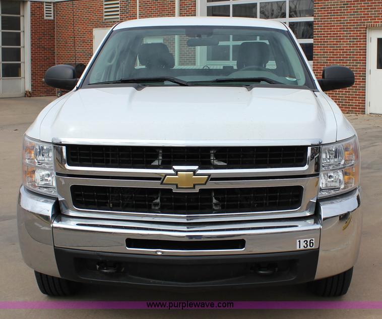 image for item J2320 2010 Chevrolet Silverado 2500HD LS Ext. Cab pickup truck