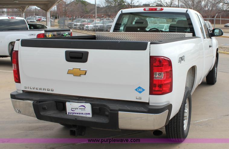 image for item J2320 2010 Chevrolet Silverado 2500HD LS Ext. Cab pickup truck