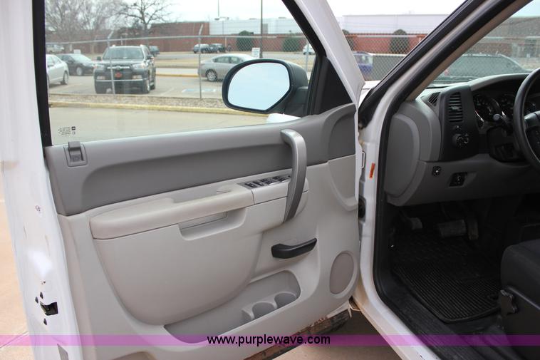 image for item J2320 2010 Chevrolet Silverado 2500HD LS Ext. Cab pickup truck