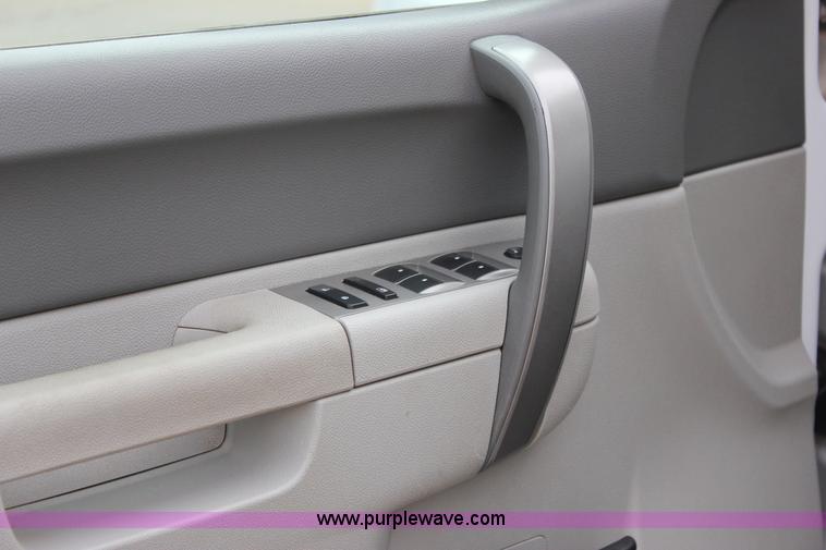 image for item J2320 2010 Chevrolet Silverado 2500HD LS Ext. Cab pickup truck