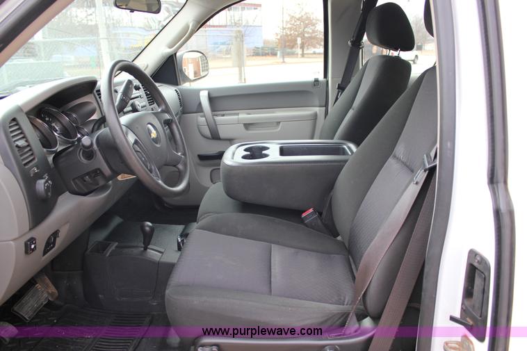 image for item J2320 2010 Chevrolet Silverado 2500HD LS Ext. Cab pickup truck