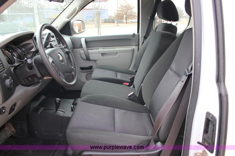 image for item J2320 2010 Chevrolet Silverado 2500HD LS Ext. Cab pickup truck