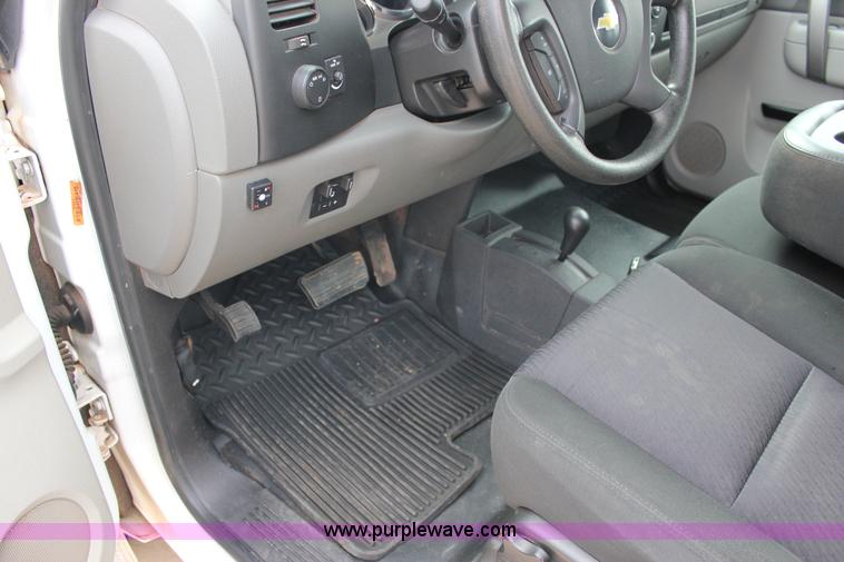 image for item J2320 2010 Chevrolet Silverado 2500HD LS Ext. Cab pickup truck