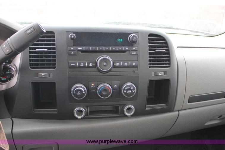 image for item J2320 2010 Chevrolet Silverado 2500HD LS Ext. Cab pickup truck