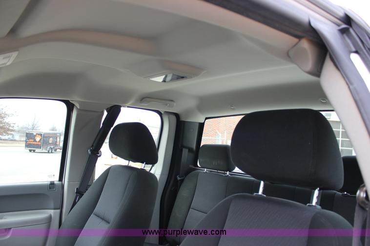 image for item J2320 2010 Chevrolet Silverado 2500HD LS Ext. Cab pickup truck