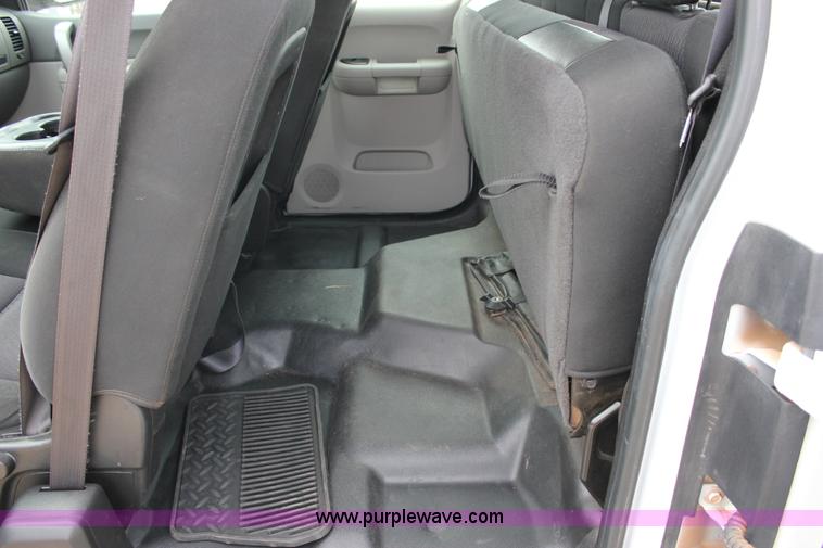 image for item J2320 2010 Chevrolet Silverado 2500HD LS Ext. Cab pickup truck