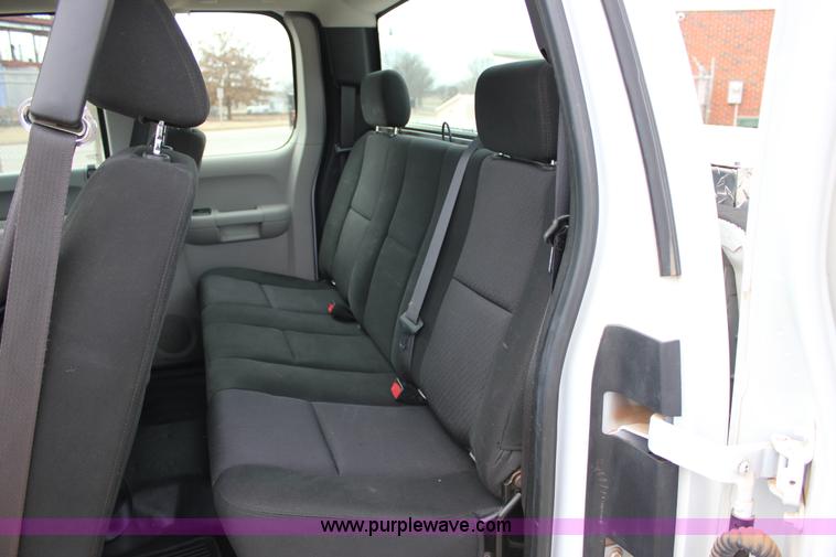 image for item J2320 2010 Chevrolet Silverado 2500HD LS Ext. Cab pickup truck