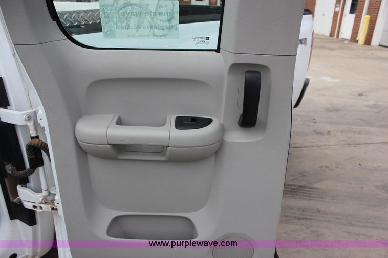 image for item J2320 2010 Chevrolet Silverado 2500HD LS Ext. Cab pickup truck