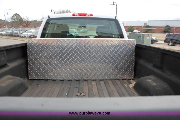 image for item J2320 2010 Chevrolet Silverado 2500HD LS Ext. Cab pickup truck